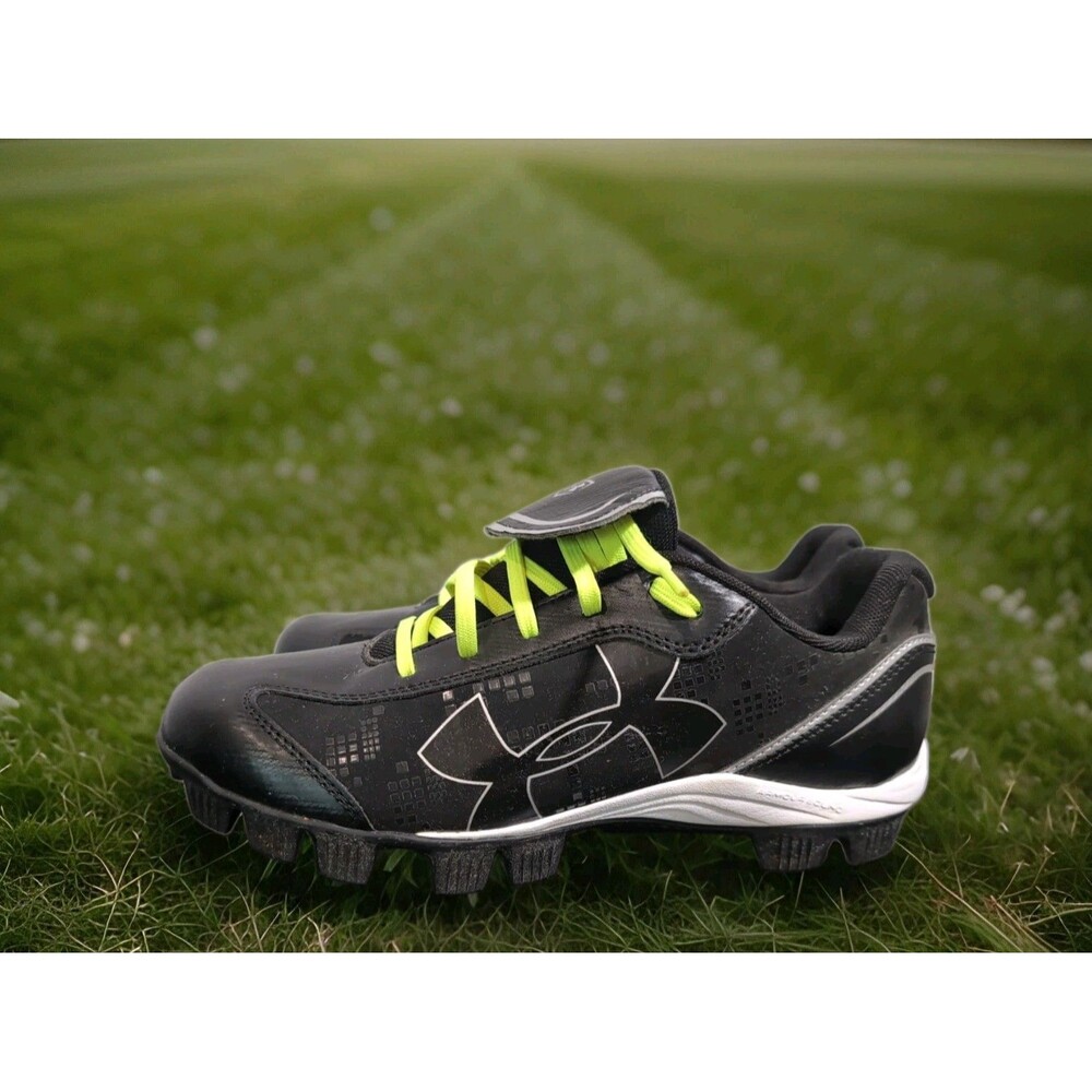 UNDER ARMOUR BASEBALL/SOFTBALL CLEATS BLACK WHITE NEON YELLOW MEN'S SIZE 8 EUC
